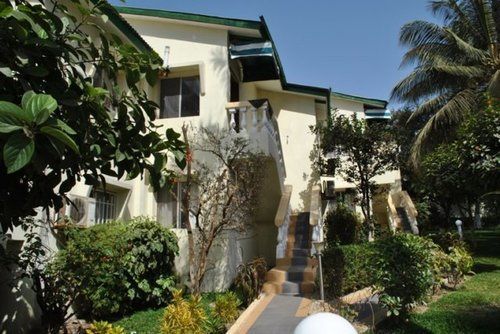 Paradise Suites Hotel Kololi Exterior foto