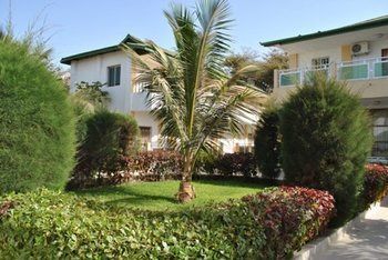 Paradise Suites Hotel Kololi Exterior foto